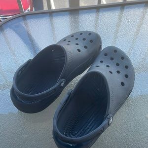 Black crocs size 10